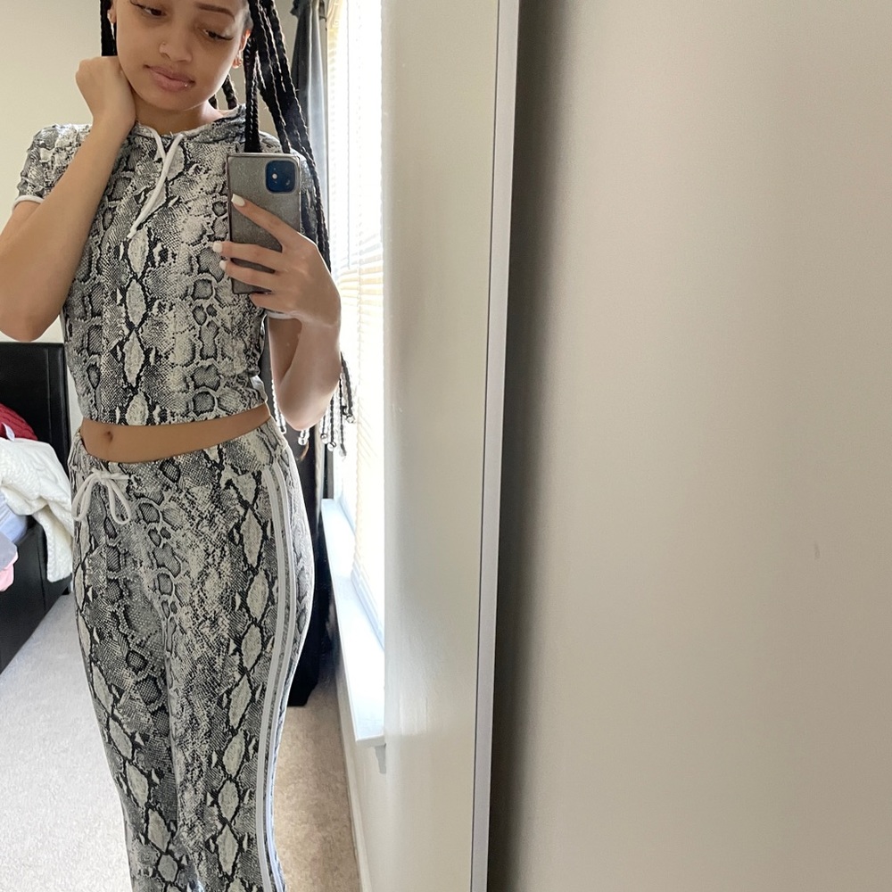 Snake print set